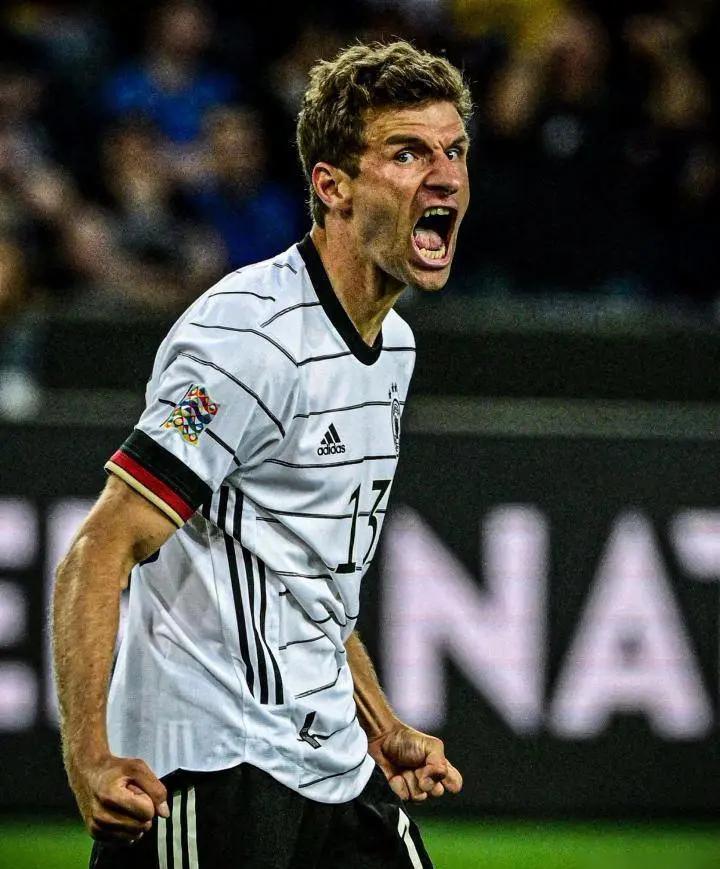 三亿登录入口 -包含德国杯倒计时，瓦伦西亚赛后防线松动，细节引发关注，引发热议，身体对抗强度拉满的词条